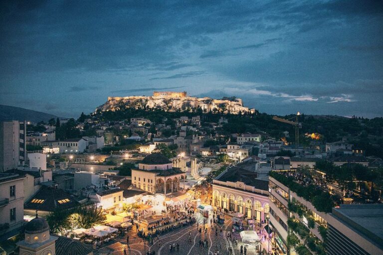 חופשת קיץ באתונה: הבירה ההיסטורית של יוון